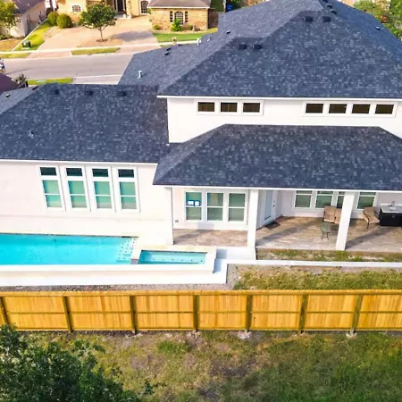 298 5 Bedrooms Fenced Yard New Construction